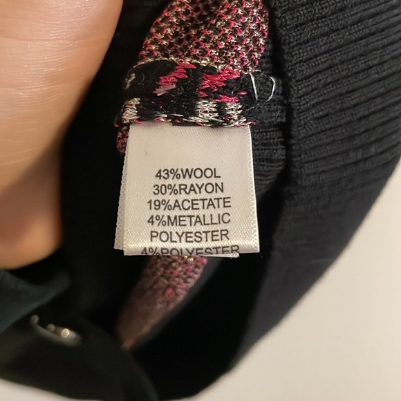 St. John Cardigan Sweater Women’s Size Medium Wool Metallic Pink Black - Picture 6 of 7